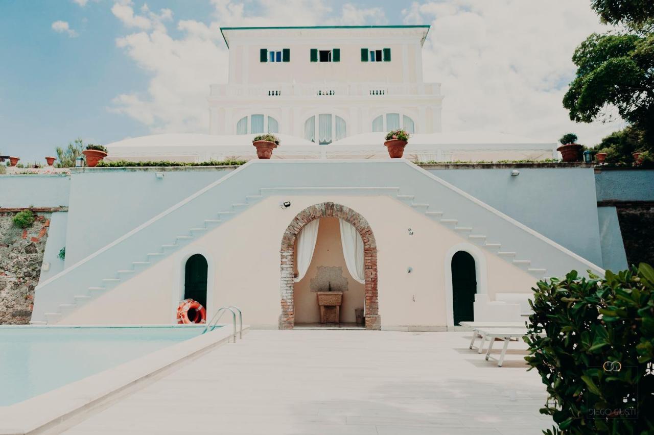 Villa Parisi Grand Hotel กัสตีลยอนเชลโล ภายนอก รูปภาพ