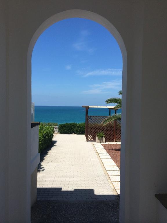 Villa Parisi Grand Hotel กัสตีลยอนเชลโล ภายนอก รูปภาพ