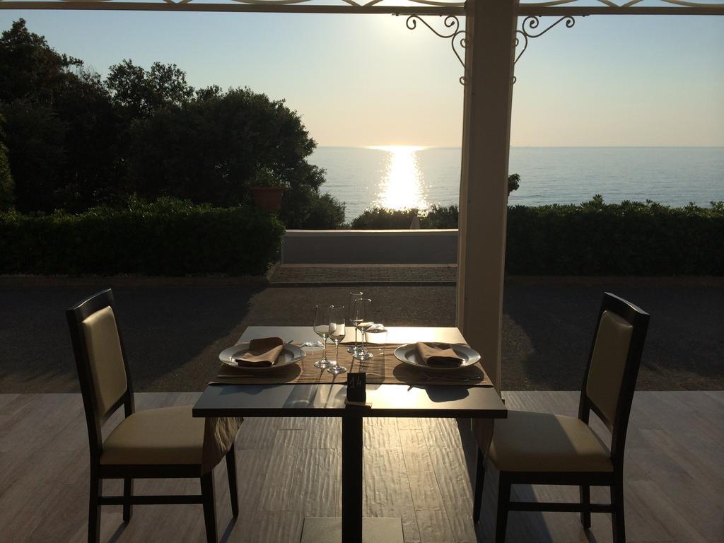 Villa Parisi Grand Hotel กัสตีลยอนเชลโล ภายนอก รูปภาพ