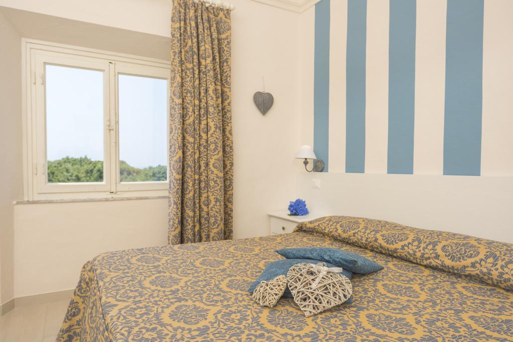 Villa Parisi Grand Hotel กัสตีลยอนเชลโล ภายนอก รูปภาพ