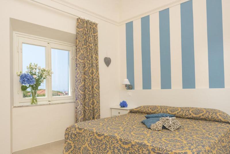 Villa Parisi Grand Hotel กัสตีลยอนเชลโล ภายนอก รูปภาพ