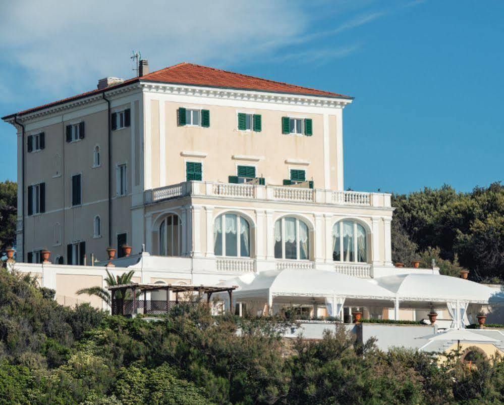 Villa Parisi Grand Hotel กัสตีลยอนเชลโล ภายนอก รูปภาพ