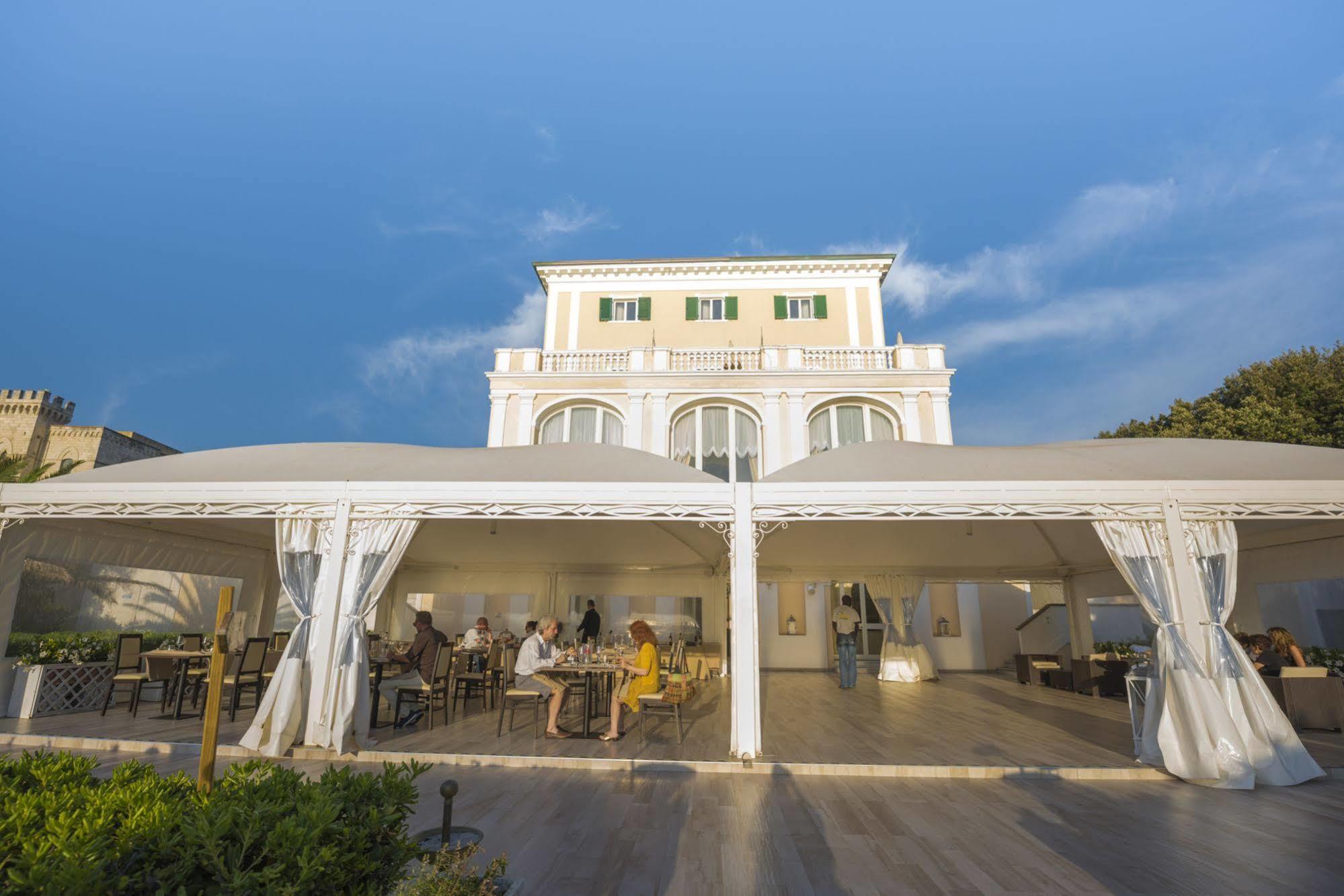 Villa Parisi Grand Hotel กัสตีลยอนเชลโล ภายนอก รูปภาพ