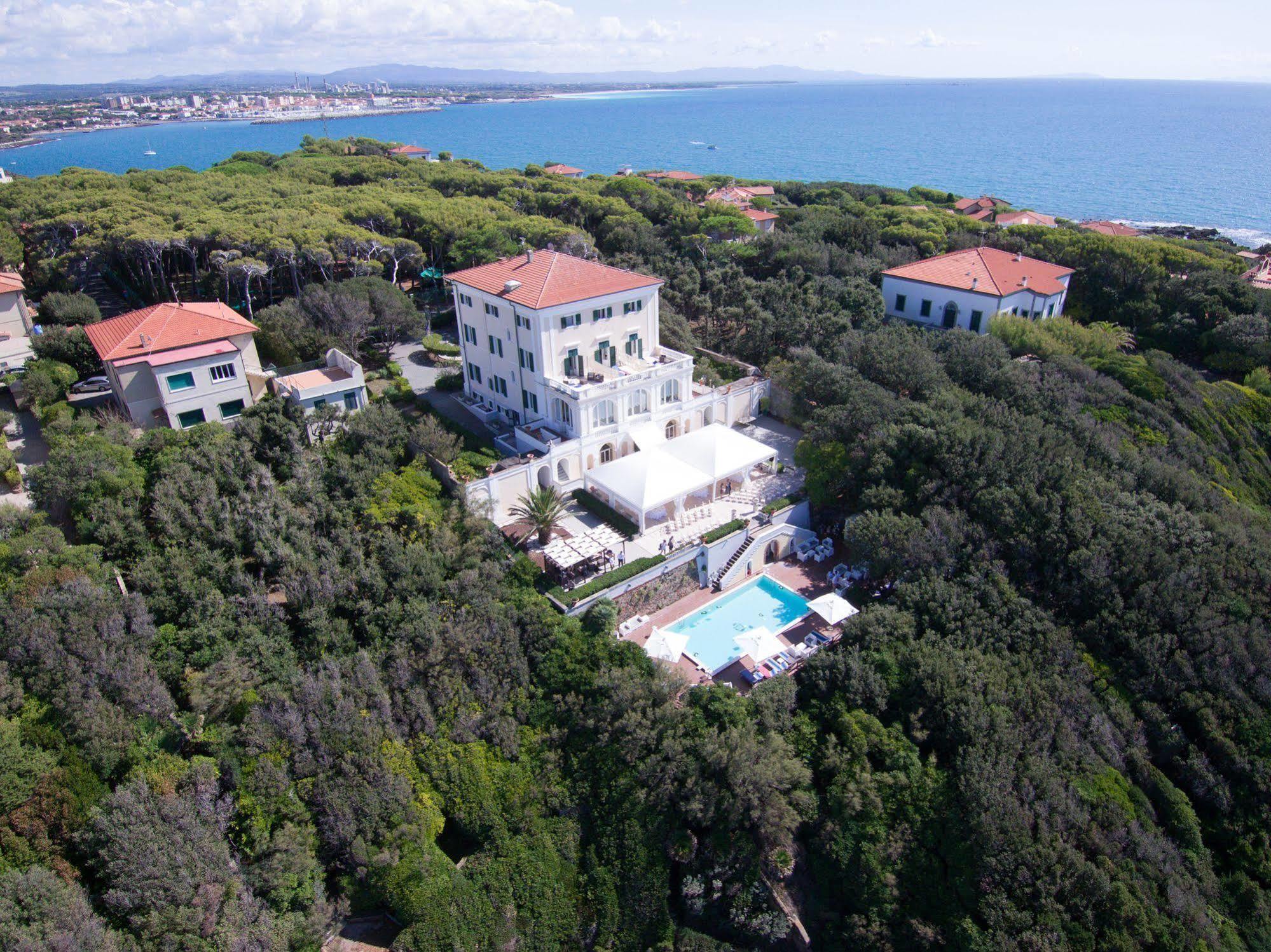 Villa Parisi Grand Hotel กัสตีลยอนเชลโล ภายนอก รูปภาพ